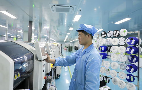 江西做對了什么 以新興能源技術(shù)研發(fā)推動(dòng)商貿(mào)消費(fèi)與招商引資雙萬億升級
